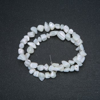 Natural Mother-of-Pearl Chip Beads on a Thread, diameter 8×7 mm, length about 39 cm