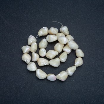 Beads on a thread of natural mother-of-pearl, faceted, diameter 20x15 mm, length 38 cm +