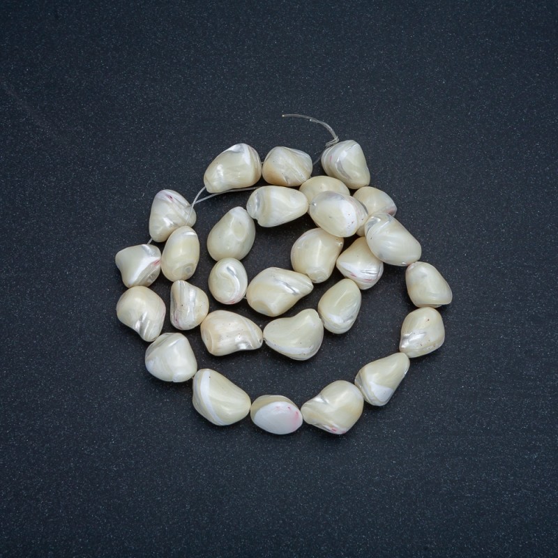 Beads on a thread of natural mother-of-pearl, faceted, diameter 20x15 mm, length 38 cm +