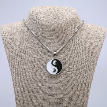 Pendant Yin Yang 37x25mm on a chain, length 65 cm, metal color silver