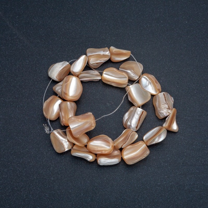 Beads on a thread, natural beige. Mother-of-pearl, teardrop-shaped, diameter 15x12 mm, length 41 cm +