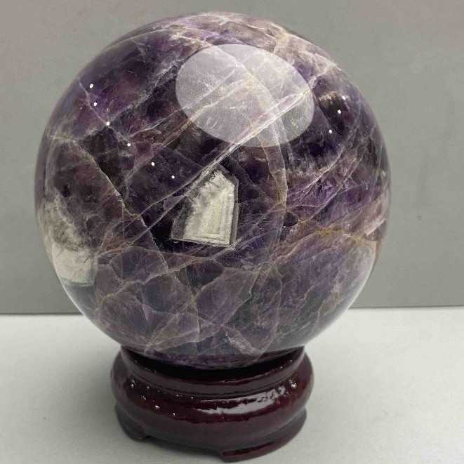 Amethyst natural stone souvenir sphere, diameter 87 mm ± weight 924 g