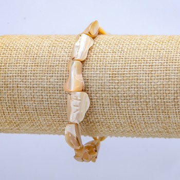 Elastic bracelet with natural beige mother-of-pearl, nacre finish, diameter 15×12 mm ±, length 18 cm ±