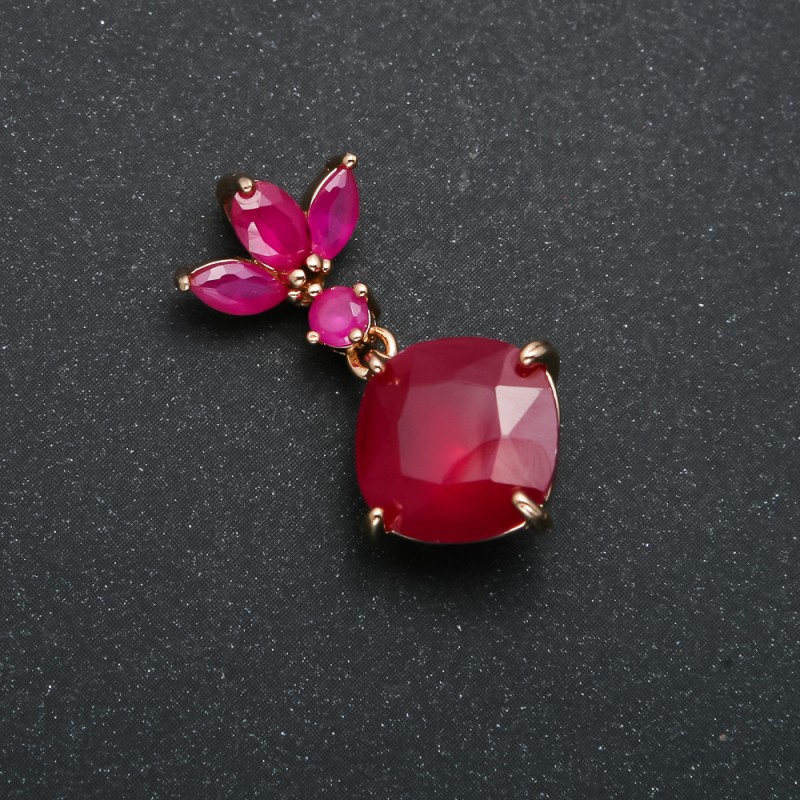 Xuping Pendant with 18K Gold Plating and Raspberry Crystals, 32x15 mm diameter +