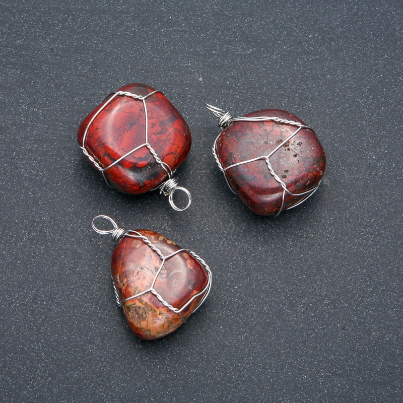 Pendant in a silver-plated weave with natural Red Jasper, diameter 32x22mm+