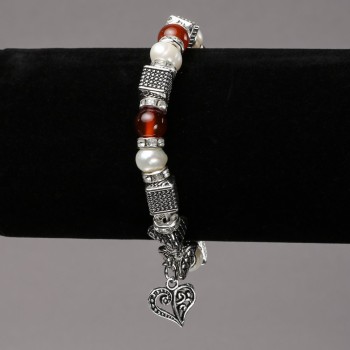 Elastic bracelet with freshwater pearls and carnelian with silver inlays, rhinestones and pendants, diameter 8 mm, length 18 cm