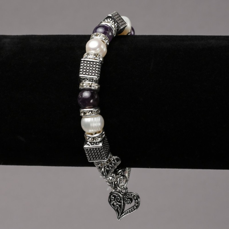 Elastic bracelet with freshwater pearls and amethyst, with silver-toned inserts, rhinestones, and pendants, diameter 8 mm, length 18 cm