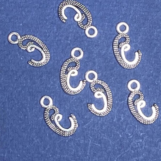 Discount! Initial pendant findings 'S' in silver color, 17×10mm, packaging 20g, +/- 30pcs