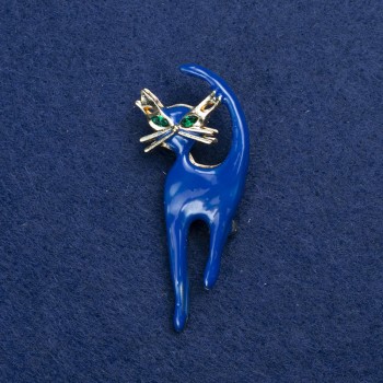 Brooch 'Kitty' in gold-tone metal, enamel and crystals 45x40mm +