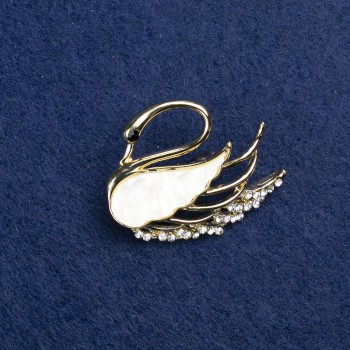 Discount! Swan Brooch with gold-tone metal, mother-of-pearl and crystals 35×28 mm +