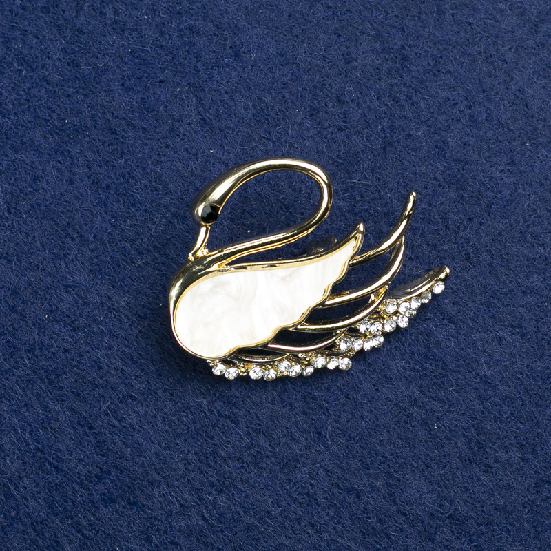 Discount! Swan Brooch with gold-tone metal, mother-of-pearl and crystals 35×28 mm +