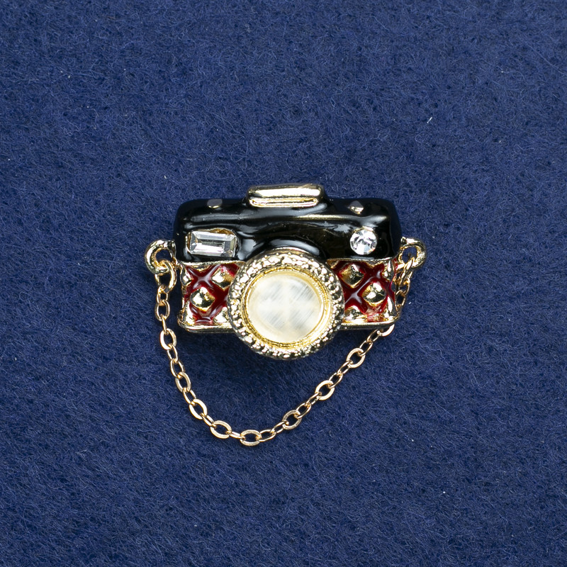 Sale! Camera brooch in gold-tone metal, Cat's Eye, enamel and crystals 32×15mm +