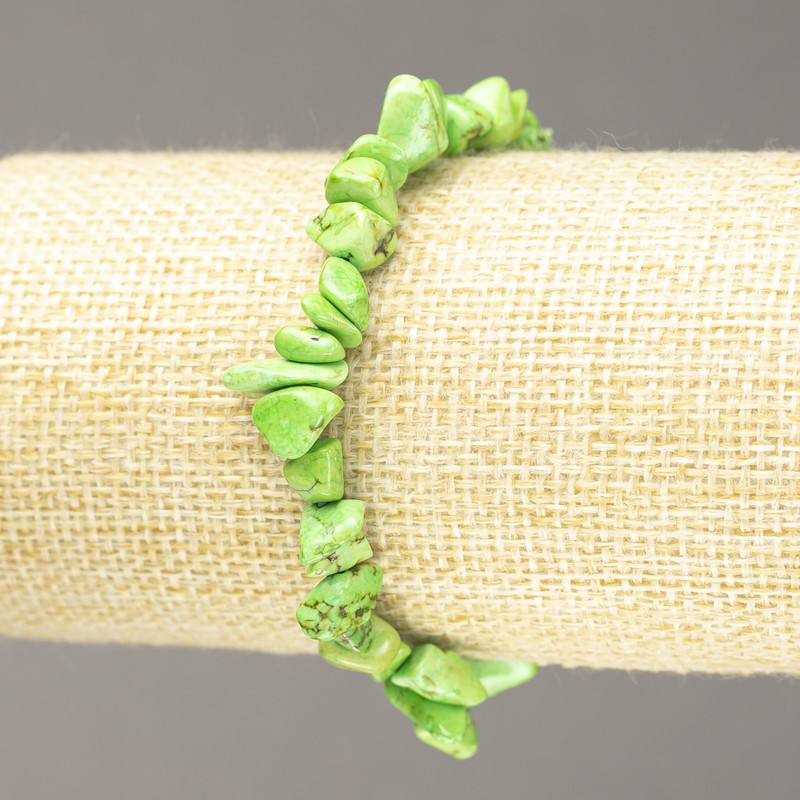 Elastic bracelet with tinted howlite chips, 6mm diameter+