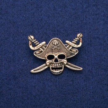 Pirate Brooch 29x39mm, golden metal
