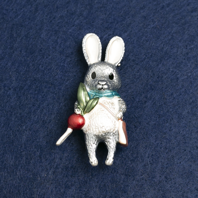 Brooch Bunny in golden metal and enamel 50x26mm +