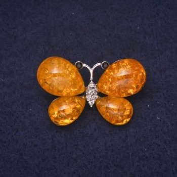 Amber butterfly brooch (imitation) 38×24 mm; color: yellow; metal: silver-toned