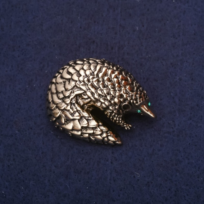 Pangolin Brooch 38×28 mm in Yellow Metal