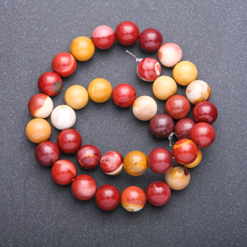 Beads of natural Mookaite Jasper, smooth round beads, diameter 10.5 mm, 38 cm strand