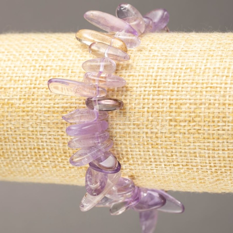Elastic bracelet with natural amethyst chips 'Needle' diameter 11-24×3-7 mm (±) circumference 16-17 cm+