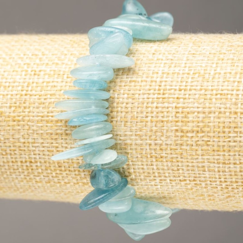 Bracelet made of natural aquamarine stones, 'Needle' chip on elastic, diameter 10-25×3-6 mm, circumference 18 cm