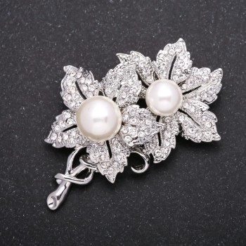 Pearl 'Flowers' Brooch, color 'white silver' 57x33mm