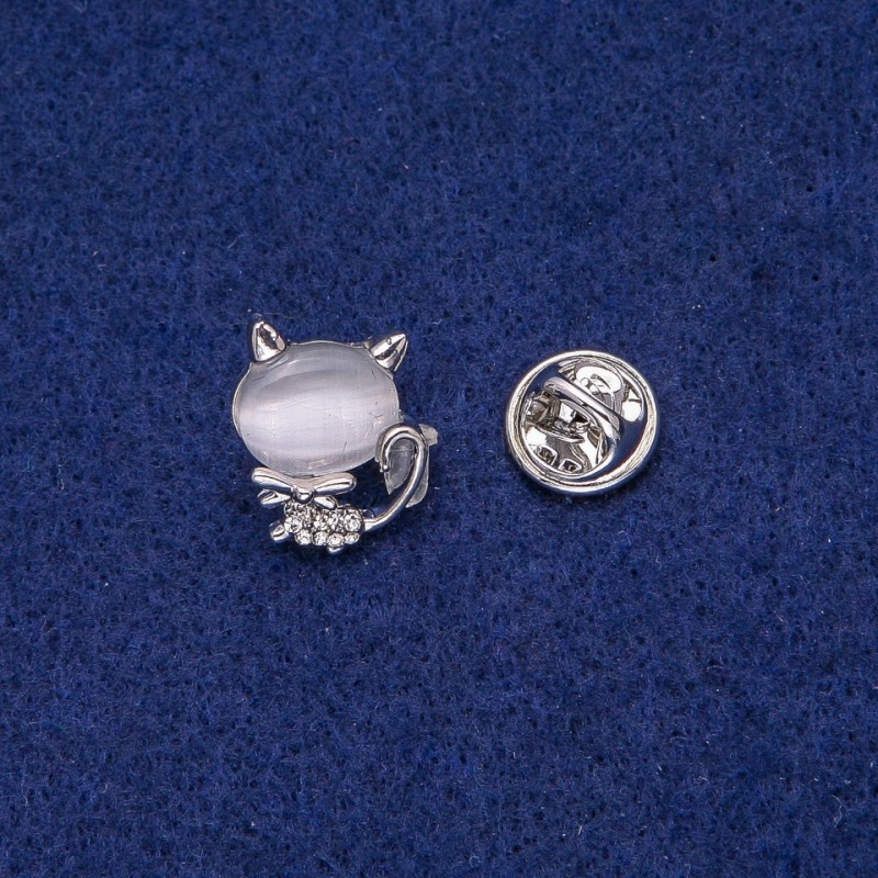 Cat Brooch with Cat's Eye Cabochon and Crystals, 16x17 mm, Silver Metal