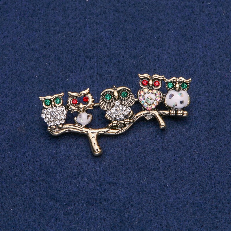 Owl Brooch in Gold-Toned Metal with Crystals and Chalcedony 52×33 mm +