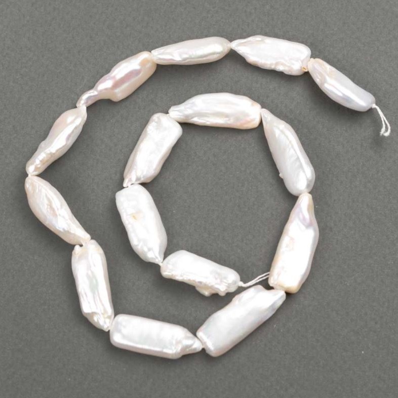 Baroque pearl beads with a gasoline shade, diameter 26-32×10-11 mm, length 39 cm