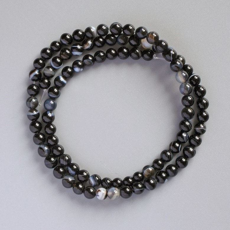 Agate Beads – Smooth Round Balls, Natural Stone, 4–4.5 mm, 39 cm on Thread