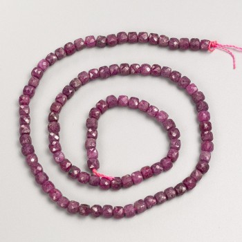 Ruby gemstone beads, faceted cube on thread, diameter 4–5 mm, length 39 cm