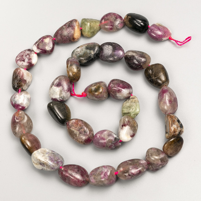 Beads of natural tourmaline rough nuggets on thread, diameter 10x14 mm, length 40 cm