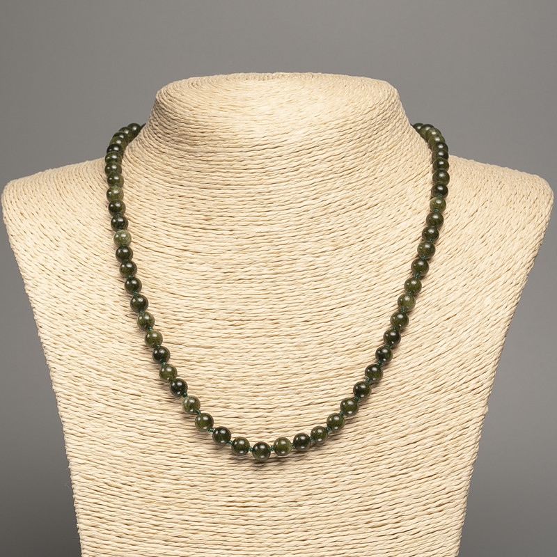 Green 'Snake' Necklace with smooth beads, 6 mm diameter +/-, 50 cm length +/-, made of white jade (synthetic dyed)