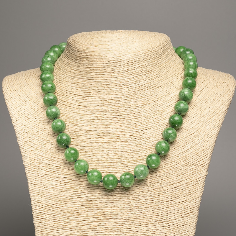 Discount! Green Chrysoprase Necklace with smooth beads, 12 mm diameter, 50 cm length, made of white nephrite stone (synthetic dye)
