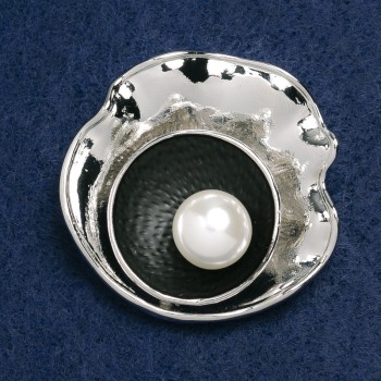 Brooch Accent Shell with White Mallorca Pearl Gray Metal 44×42 mm
