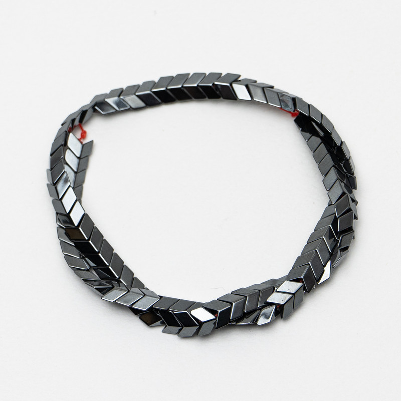 Arrow-shaped hematite beads, 8x7x4 mm, 40 cm length on beading wire