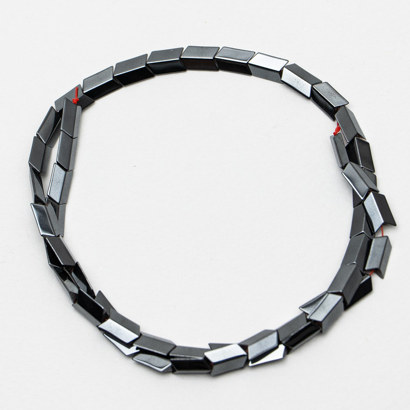 Hematite arrow beads, 6x10x3 mm, length 40 cm ± on thread