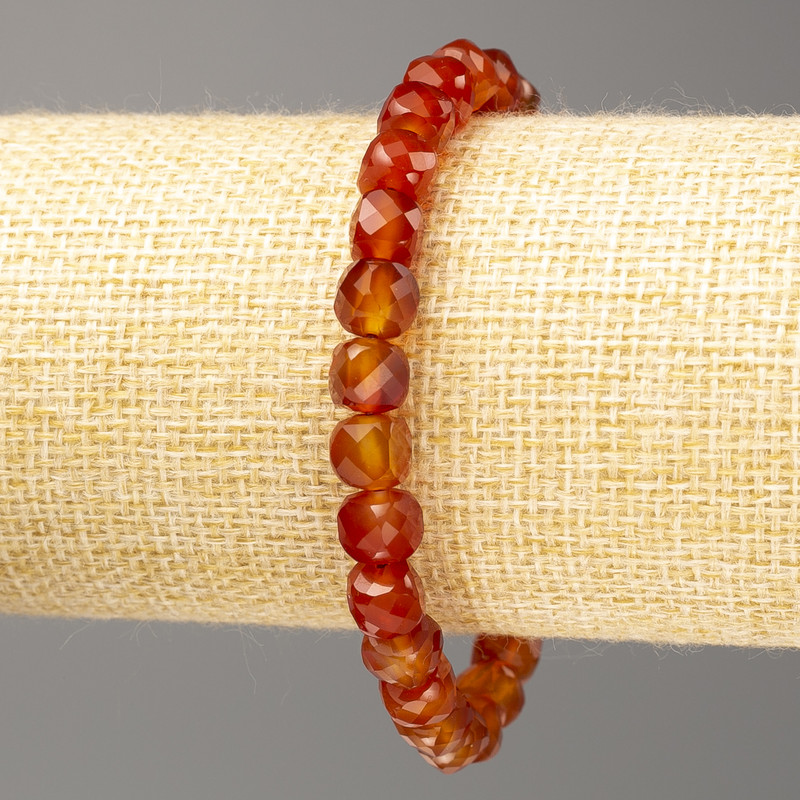 Carnelian bracelet with natural stone, faceted cube beads, 7 mm diameter ±, 18 cm length (stretch)