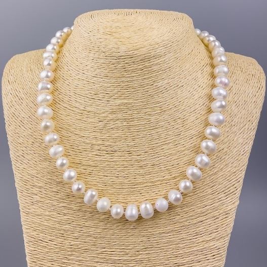 River Pearl Necklace, round, 9–10 mm diameter, length 47 cm