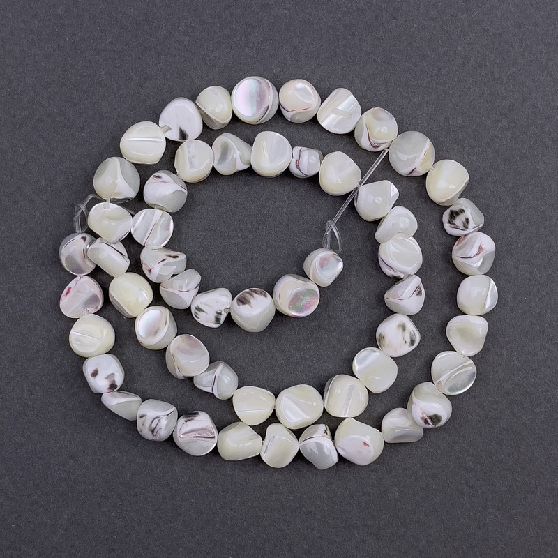 Mother-of-pearl faceted beads, 8x6 mm, 37 cm long on thread