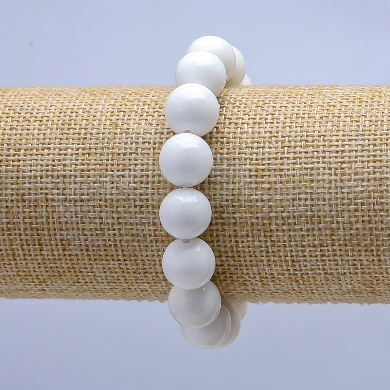 Elastic bracelet with White Agate — smooth beads, 12 mm diameter, 18 cm length
