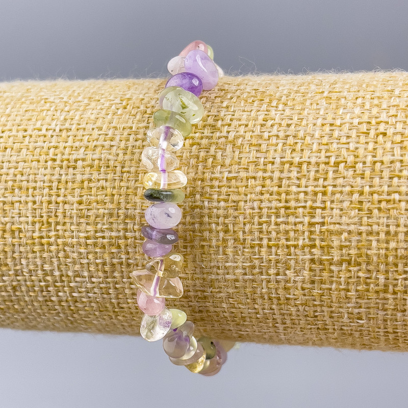 Fluorite chip bracelet, natural stone, chip size 8x4 mm, length 18 cm (stretch)