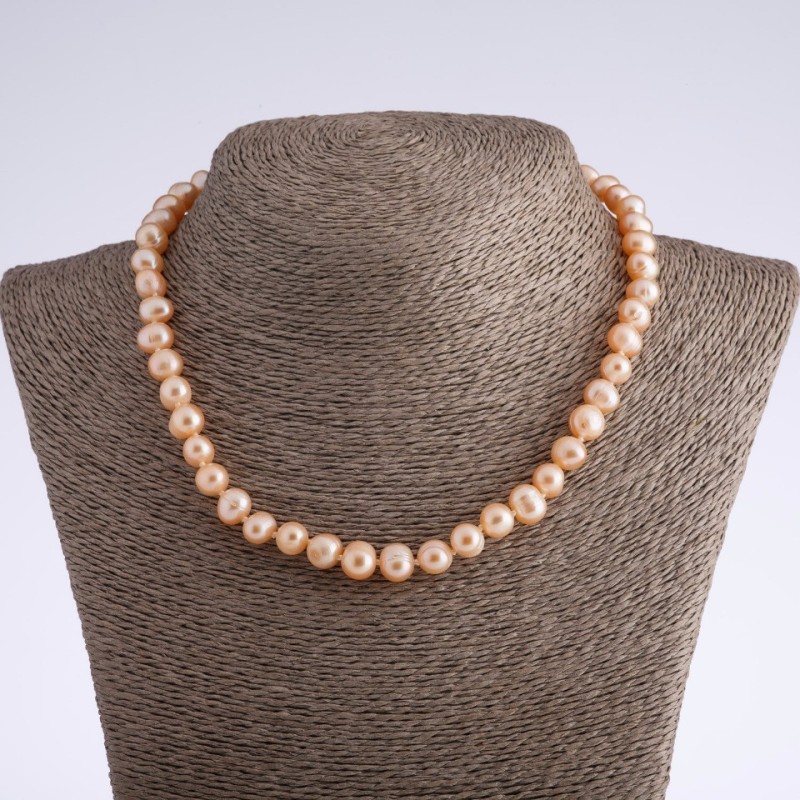 Pale pink freshwater pearl necklace, 9 mm diameter (±), length 45 cm