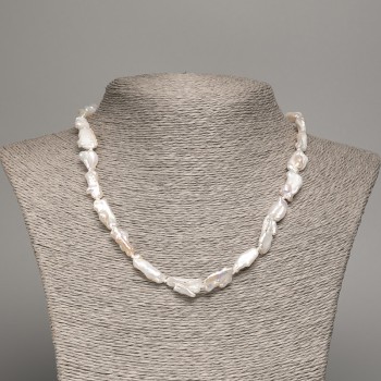 Necklace of natural baroque pearls with a 'gasoline' shade, 18×7 mm diameter, length 45 cm +