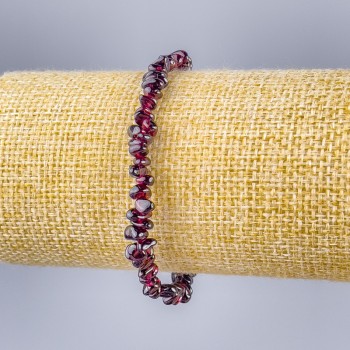 Garnet bracelet with natural gemstone chips, diameter 6x2 mm (±), length 18 cm (stretch)