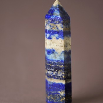 (per 100 g) Faceted crystal of lapis lazuli 'Pencil' souvenir — natural stone assortment (per 100 g)