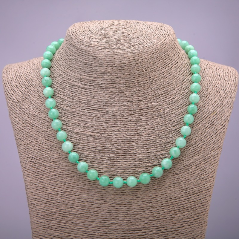 Necklace of natural Burmese jadeite, smooth beads, diameter 8 mm (±), length 45 cm