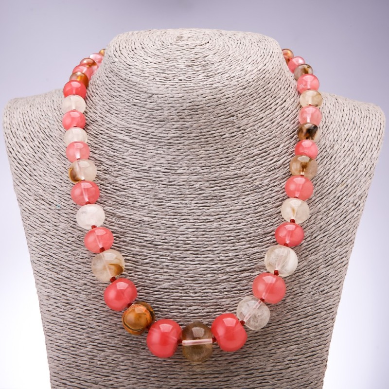 Natural chalcedony rondelle bead necklace in graduated sizes, diameters 10x6 mm to 19x14 mm, length 45 cm
