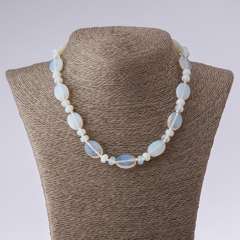 Moonstone Necklace with Oval and 'Disc' Beads, length 45 cm, diameter 13×18 mm, 8 mm