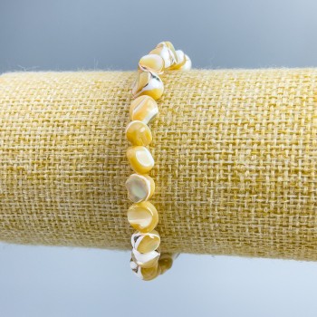 Beige mother-of-pearl bracelet, faceted beads, diameter 8x6 mm, length 18 cm (stretch)