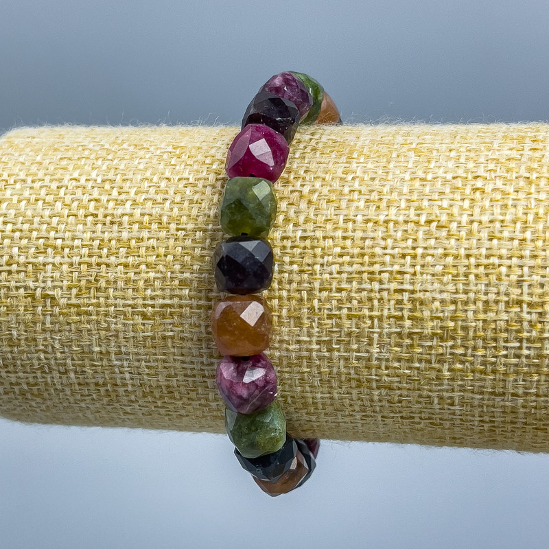 Tourmaline bracelet, natural stone, faceted cube beads, 9x9 mm diameter, 18 cm length (stretch)